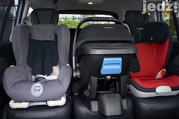 BEZPIECZEŃSTWO DZIECI | Trzecie dziecko na kanapie - Citroen Grand C4 Picasso